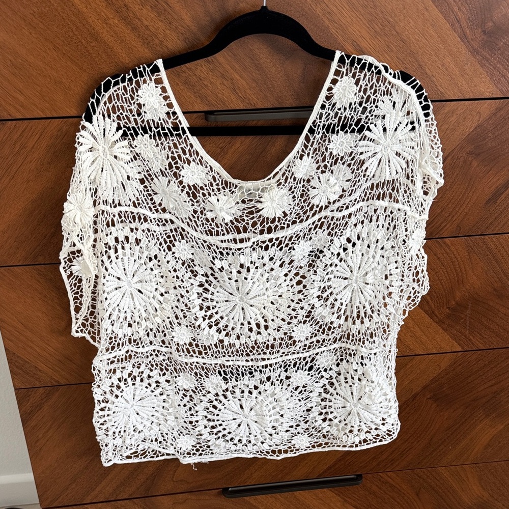 Cupshe White Crochet Floral Top